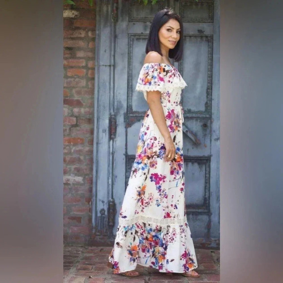 Altar’d State Floral Off Shoulder Maxi Dress‎ - Picture 3 of 11